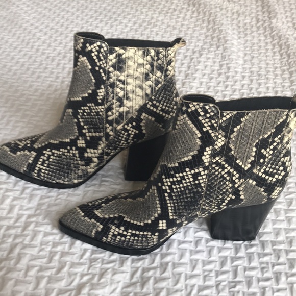 Marc Fisher LTD Alva Bootie - Picture 4 of 16